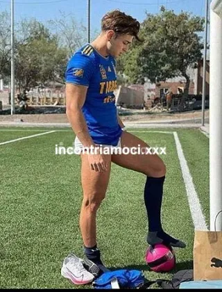 20 - Annusapiedi Escort Napoli - 3381929225