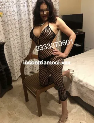 2 - Dolce Massaggiatrice Escort Brindisi - 3333370601
