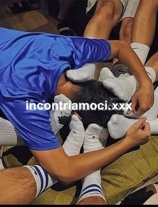5 - Annusapiedi Escort Napoli - 3381929225