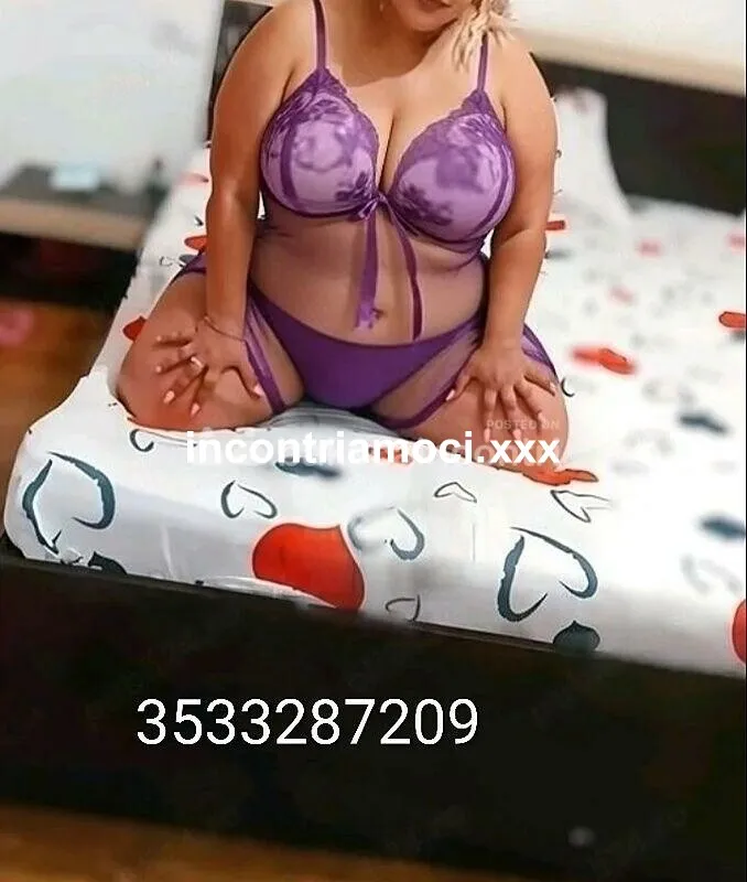 Donna Curvy Canosa