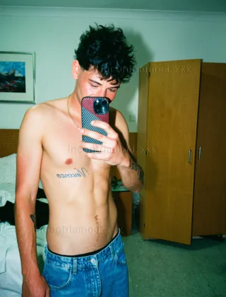 3296314524 - Giovane Ragazzo Di 24 Anni