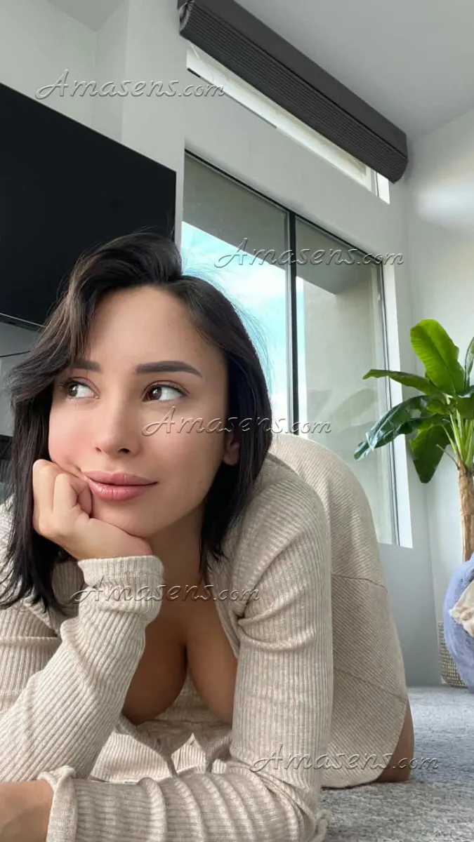 Laura Simone